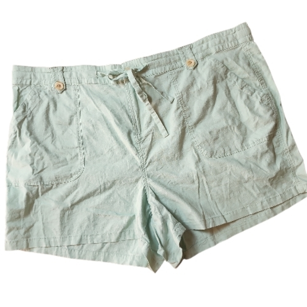 TORRID | Light Green Linen Blend Pull On Patch Pocket Drawstring Shorts | 22 - Picture 2 of 11